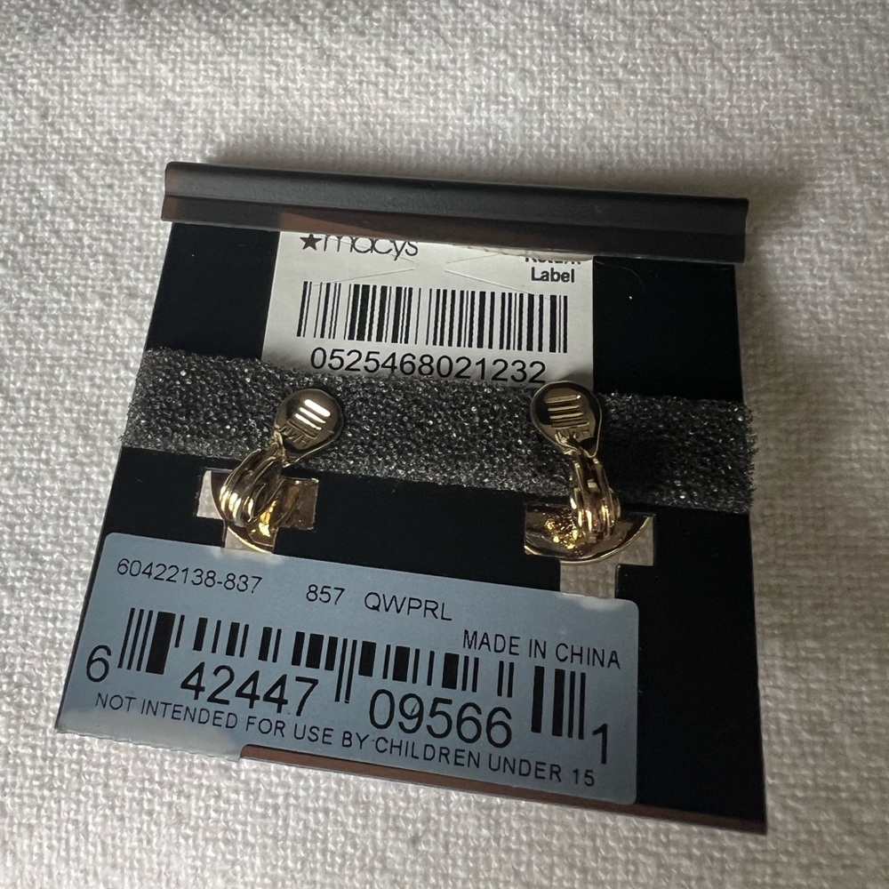 Anne Klein new clip on earrings gold tone white button earrings - Picture 3 of 5